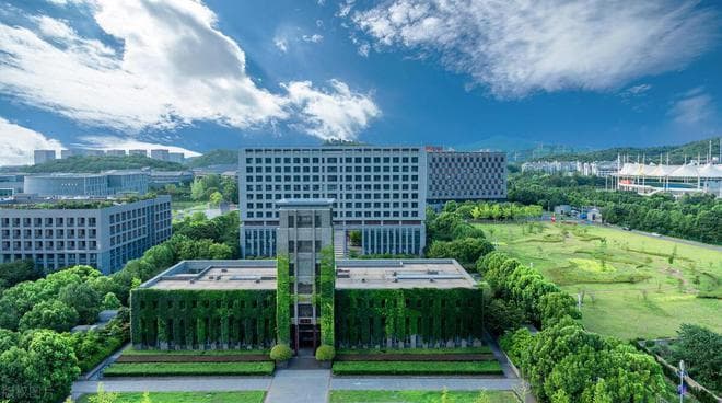 高考分不高，也能上临床医学5+3，看这10个医科大学性价比怎样？