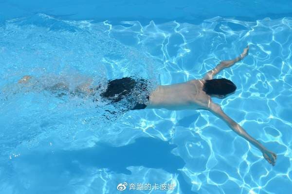 跑步的交叉训练指南：游泳、骑行、力量训练等全方位提升运动表现