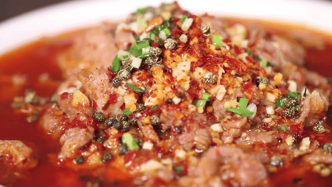 巴蜀江湖菜制作秘诀：复合油和底料的完美搭配