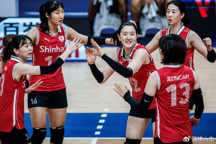 3-1！女排爆大冷：韩国战胜泰国终结30连败，兴奋庆祝犹如夺冠
