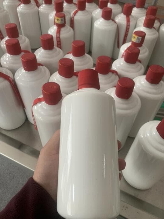 辨别平价酱香型白酒真假的实用指南：小心纯粮噱头和虚假年份
