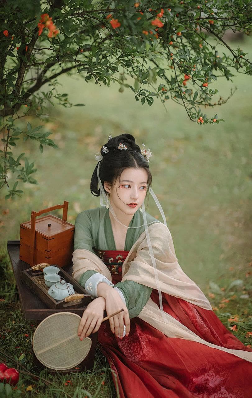 传统与现代：东方女性美的演变历程