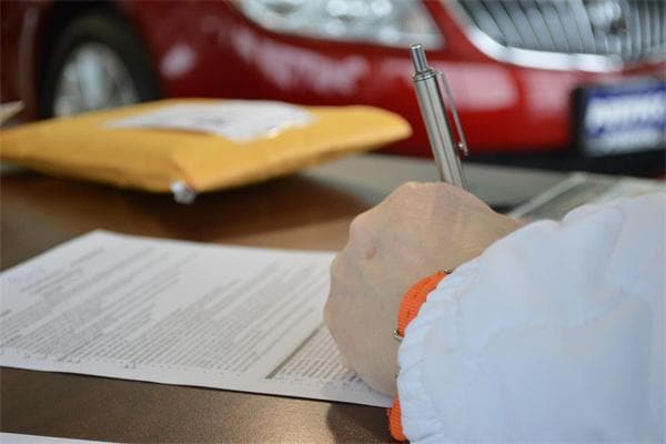 人民币对美元汇率是怎么确定的？详解国际市场汇率形成机制