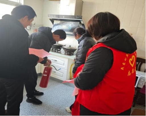 泗县各级妇联开展安全宣传进家庭活动