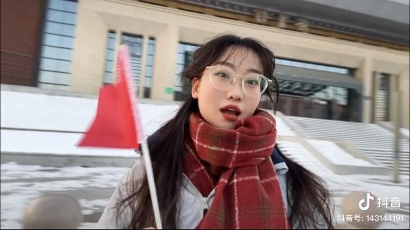 “我家大门常打开……”时隔16年，大学生突然接力《北京欢迎你》