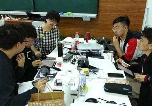 面向国际一流 聚焦课程建设 培养创新人才 联合学院下好教育教学改革“先手棋”