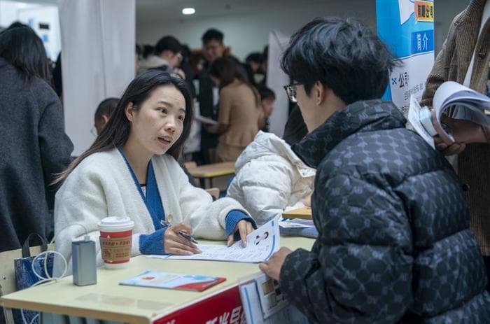校园春招密集上阵，精准对接产业需求，“即战力”人才受欢迎