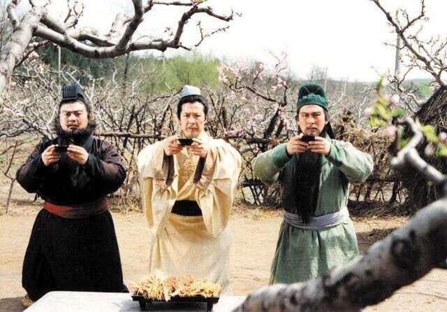 《三国演义》和《水浒传》的根本区别，从军事小说演变到玄幻小说