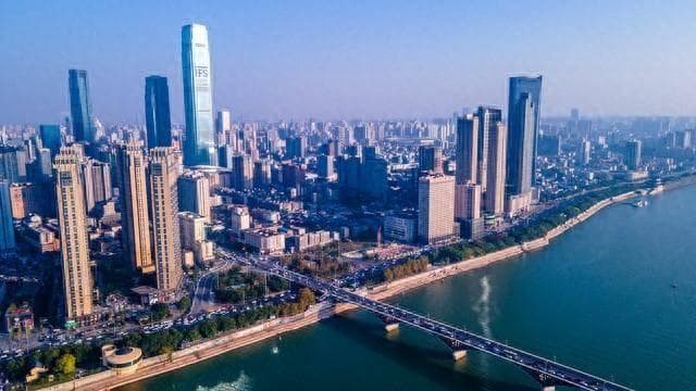 中国宜居城市30强排名：长沙高居榜首，西安第4，青岛第10