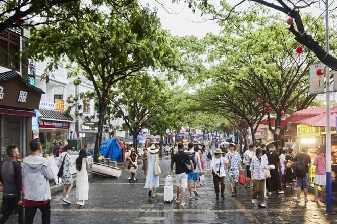 三亚后海村：从安静渔村到“中国冲浪第一村”