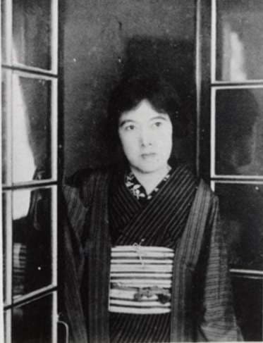 与谢野晶子：日本近代杰出的女诗人与作家