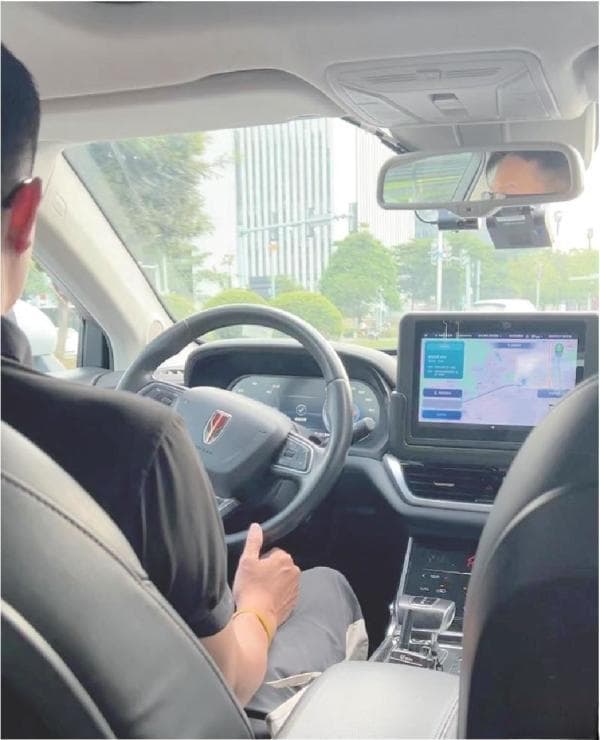 跑进羊城的萝卜快跑：全程有安全员跟车，全国均为固定点上下车