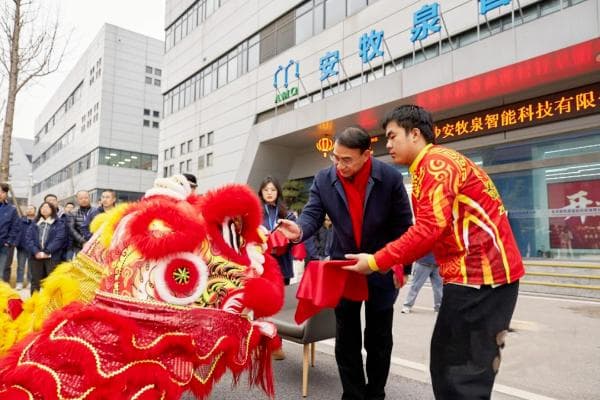透过忙碌的身影，看长沙经济春的律动