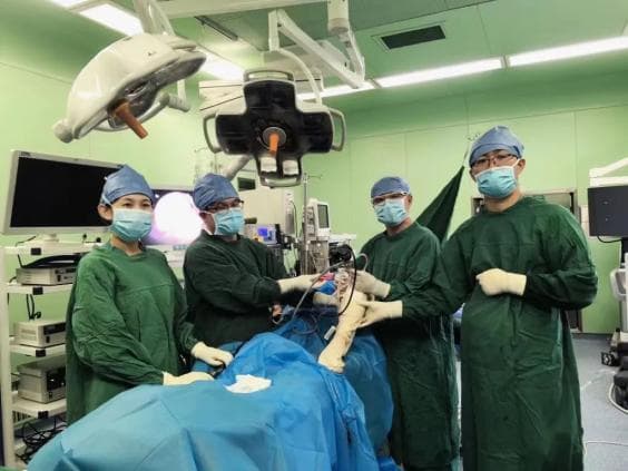AI融合传统与再生医学，航天中心医院完成国内首例保膝手术