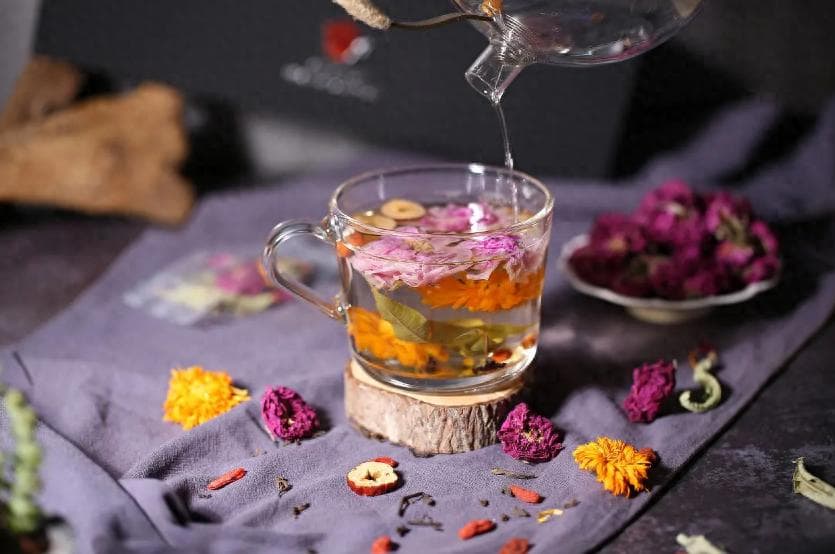 喝茶别忘“好搭档”，扒一扒花茶的经典搭配，每天都有新花样