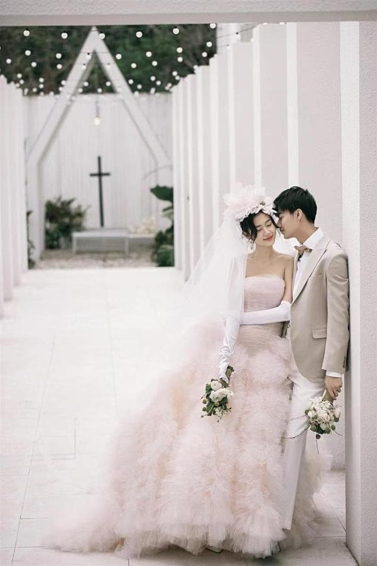 婚纱保养全攻略：如何防止婚纱发黄和清洁方法
