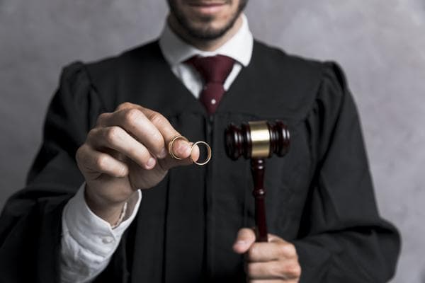 清朝官员犯法案件的历史分析与法律评述