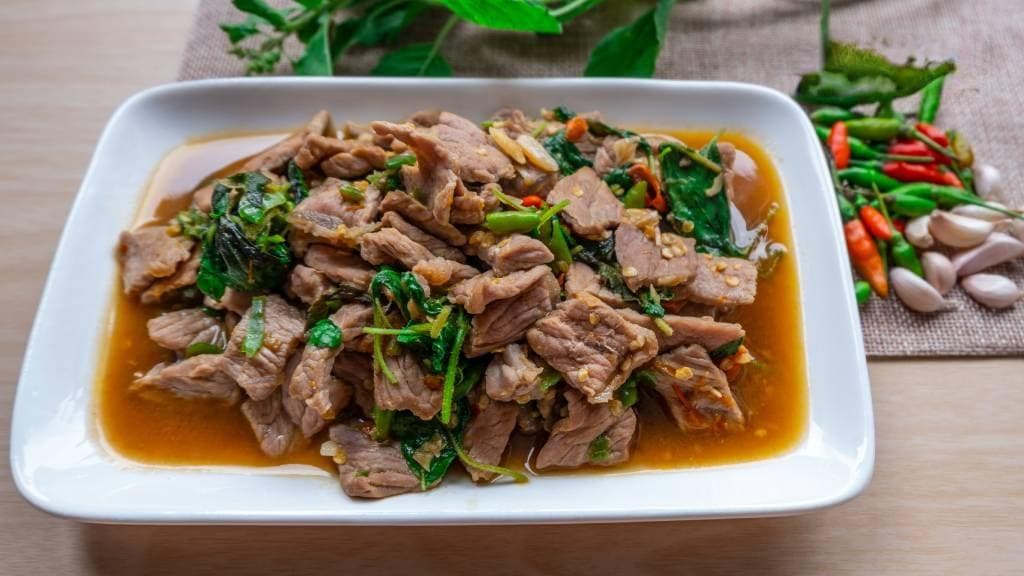 牛肉怎麼炒才不會難咬？下鍋前6步驟醃牛肉更滑嫩 加菜炒多1動作不怕出水