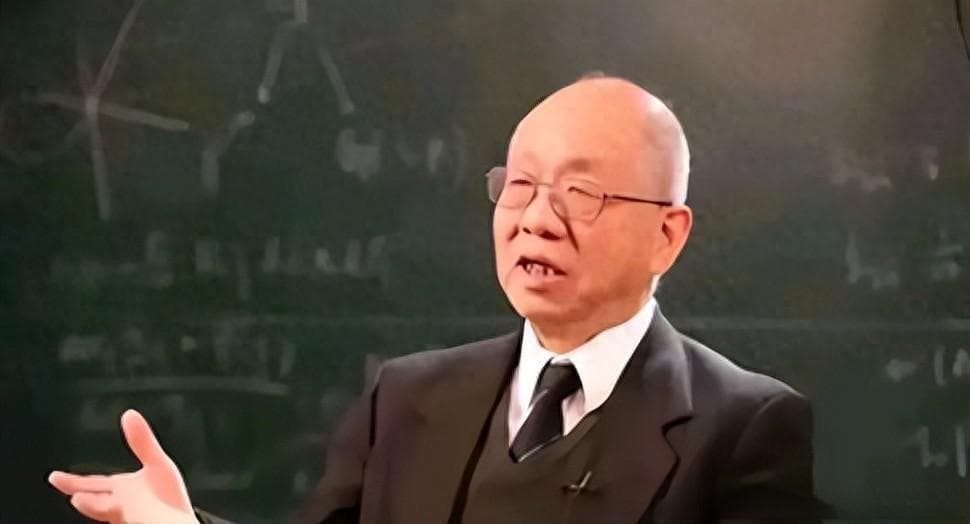 丘成桐评韦神：称其不过是“普通老师”，不懂生活的人做不好学问