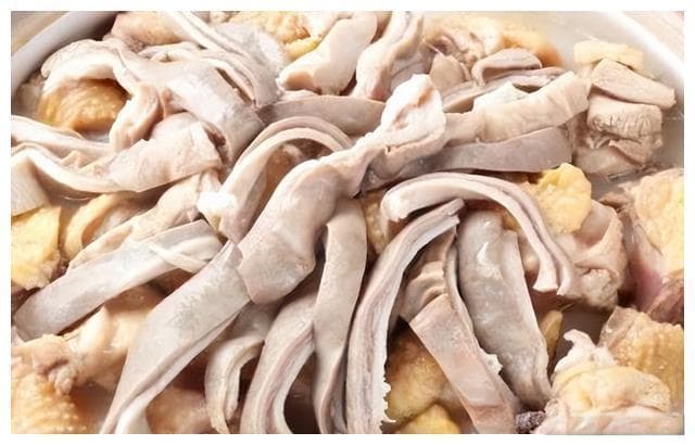 “凤凰投胎”猪肚包鸡：千年宫廷美食的制作与传承