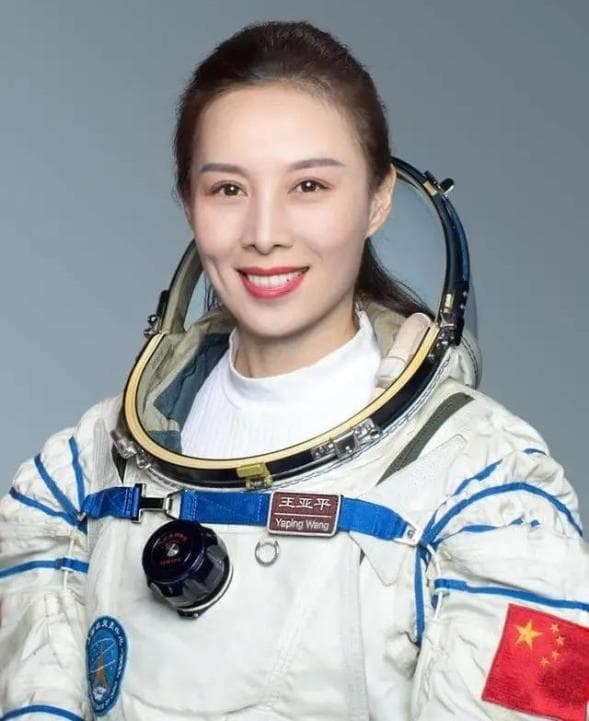 “摘星星的妈妈”王亚平：从山村女孩到中国首位太空授课教师