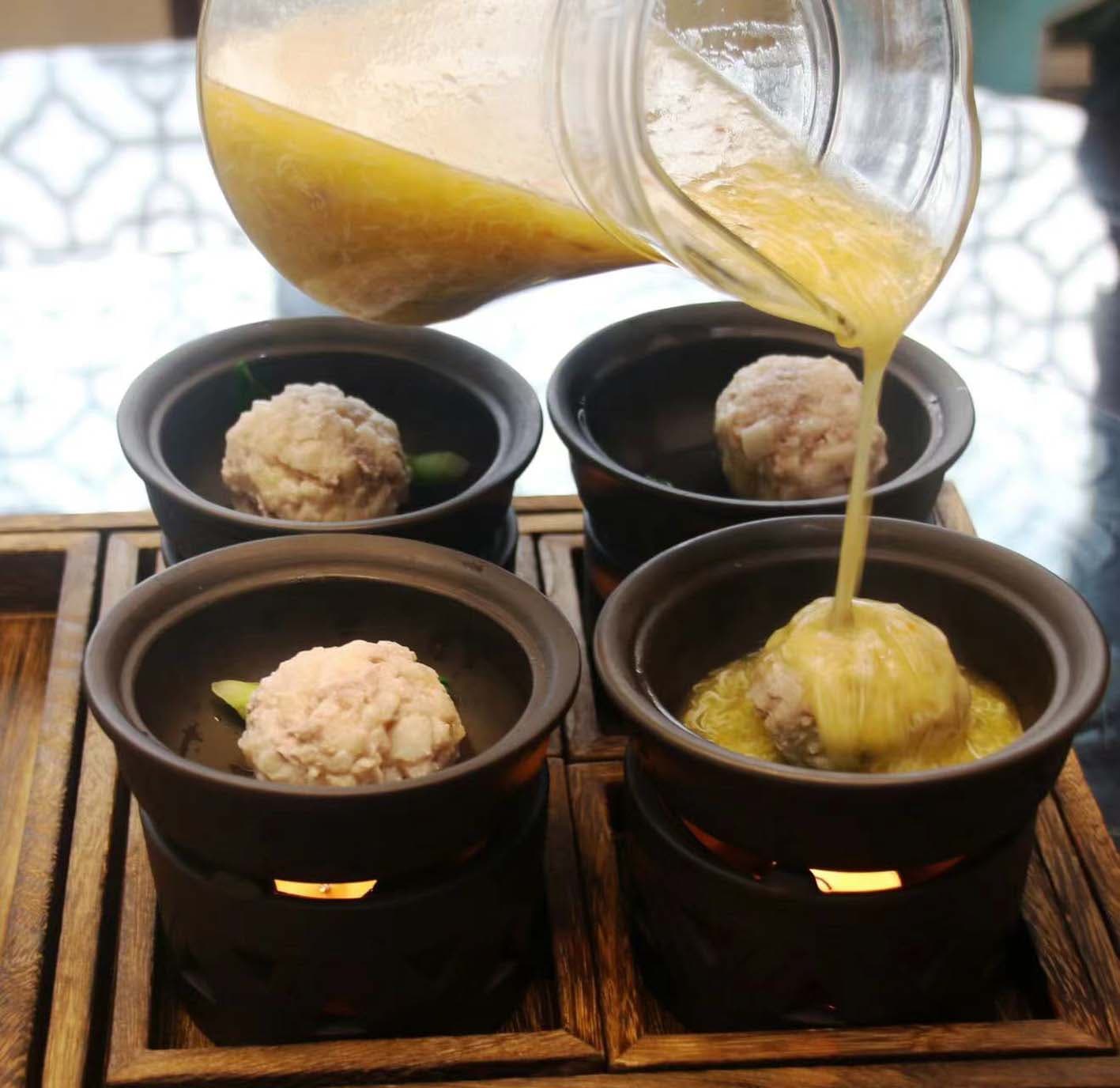 富春茶社：当鮰鱼狮子头遇上文思豆腐 鲜美和丝滑融于一碗