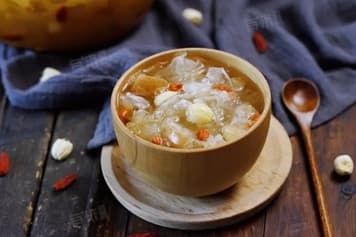 润肺养肺煲什么汤最好？5款汤品搭配穴位按摩、运动等全方位养护方案