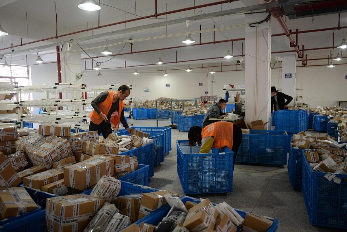 物流分拣三种方式解析：人工、半自动与自动化各有优劣