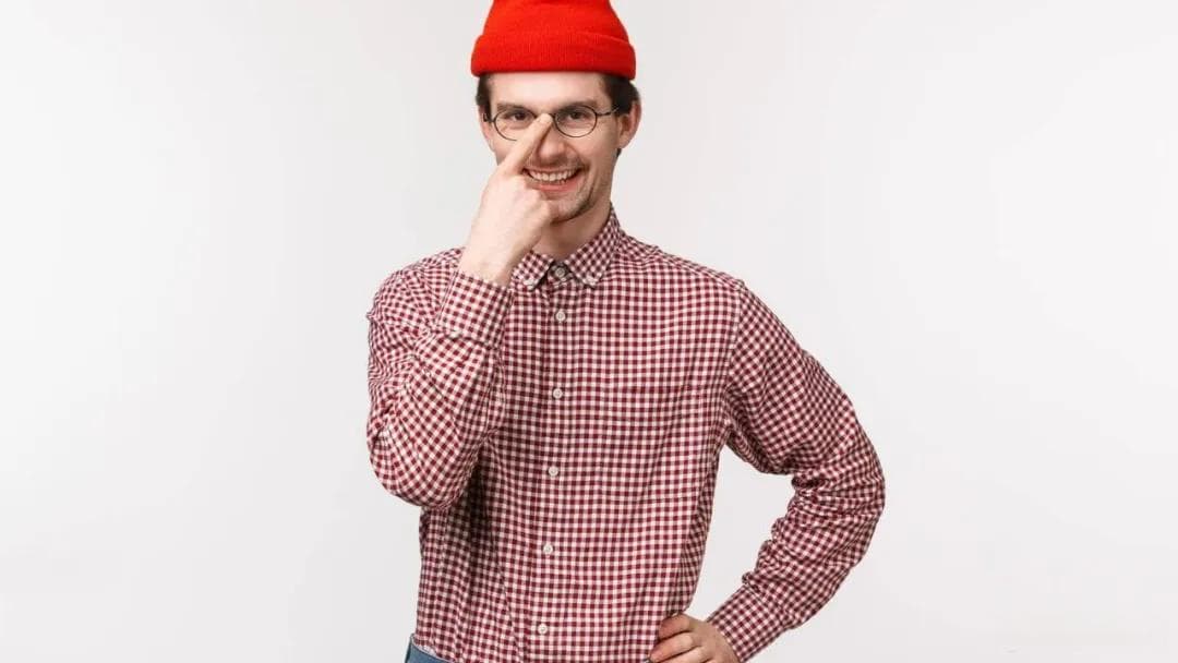 鼻毛太长，你会拔掉还是剪掉？医生说做错的人很多！