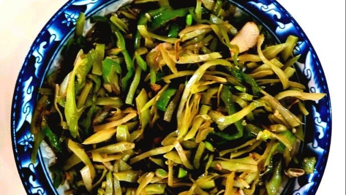 清脆爽口的青椒炒扁豆（纯素菜，餐馆改良版）