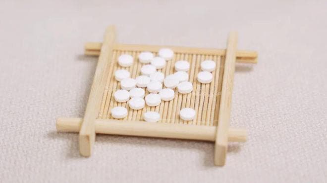 用药期间切勿饮酒，服用这5种药物如不禁酒，当心带来严重后果