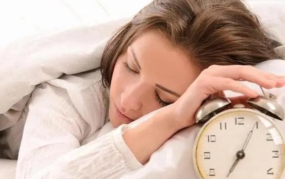 减肥与睡眠之间的关系是什么？如何改善睡眠质量？