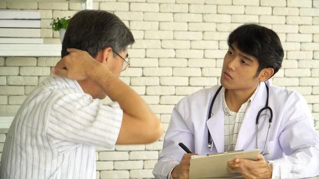 颈动脉斑块就一定要吃药吗？医生提醒：坚持做4件事，减少斑块