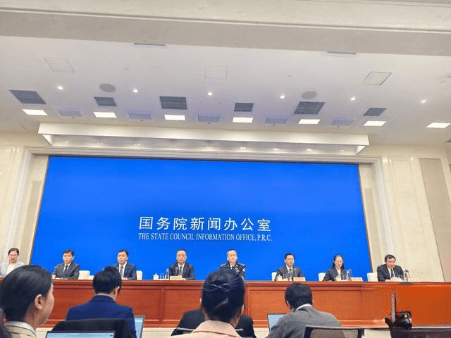 2025年春运将至：90亿人次大迁徙，40天时间如何保畅通？