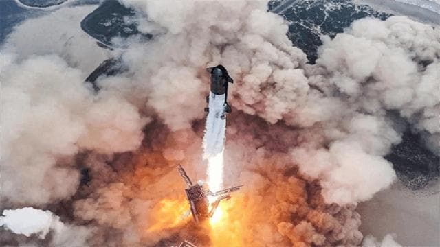 SpaceX星舰首次成功着陆，为载人登月和深空探索铺路