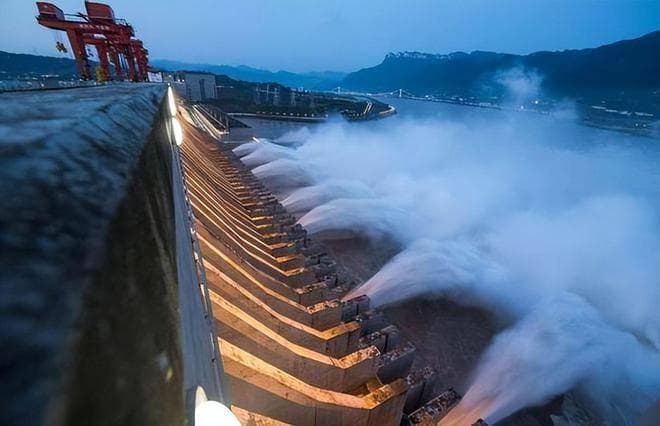 三峡大坝年发电收入超500亿，投资回报率远超预期