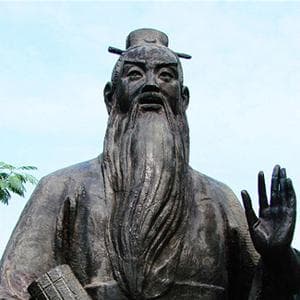 长剑横九野，高冠拂玄穹。