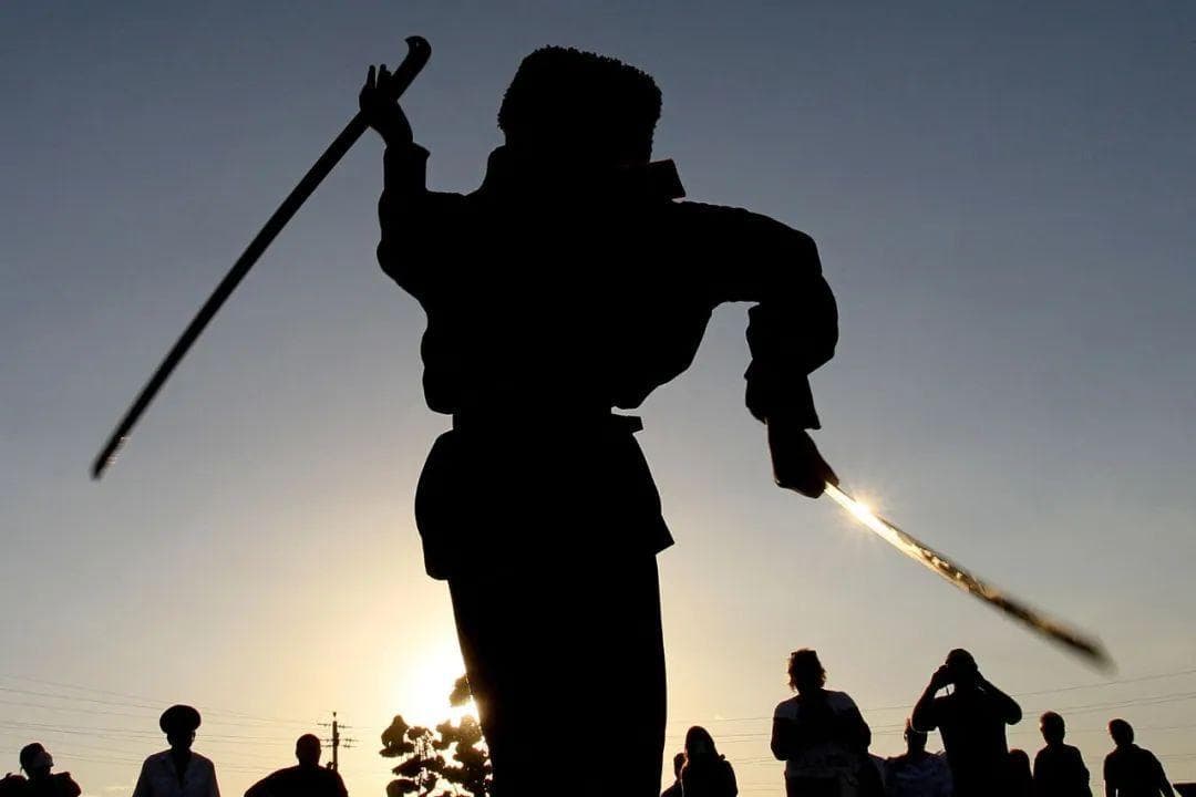 俄乌士兵近身刀战一死一伤，为什么现代战争依然需要刀？
