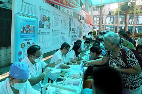 乙肝患者也能“治愈”！专家强调：早筛与规范治疗很重要