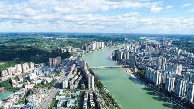 简阳：以临空经济和城乡融合驱动高质量发展