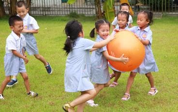 幼儿户外探险与自我决策力