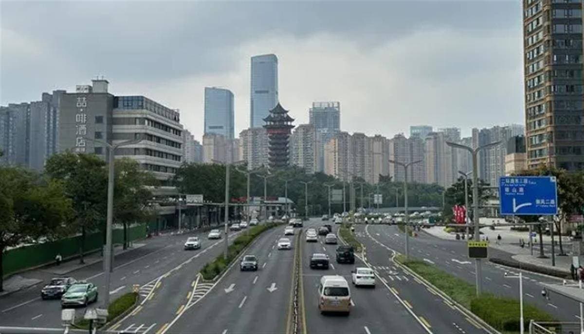 全国机动车达4.4亿辆，成都市汽车保有量超600万排名第一