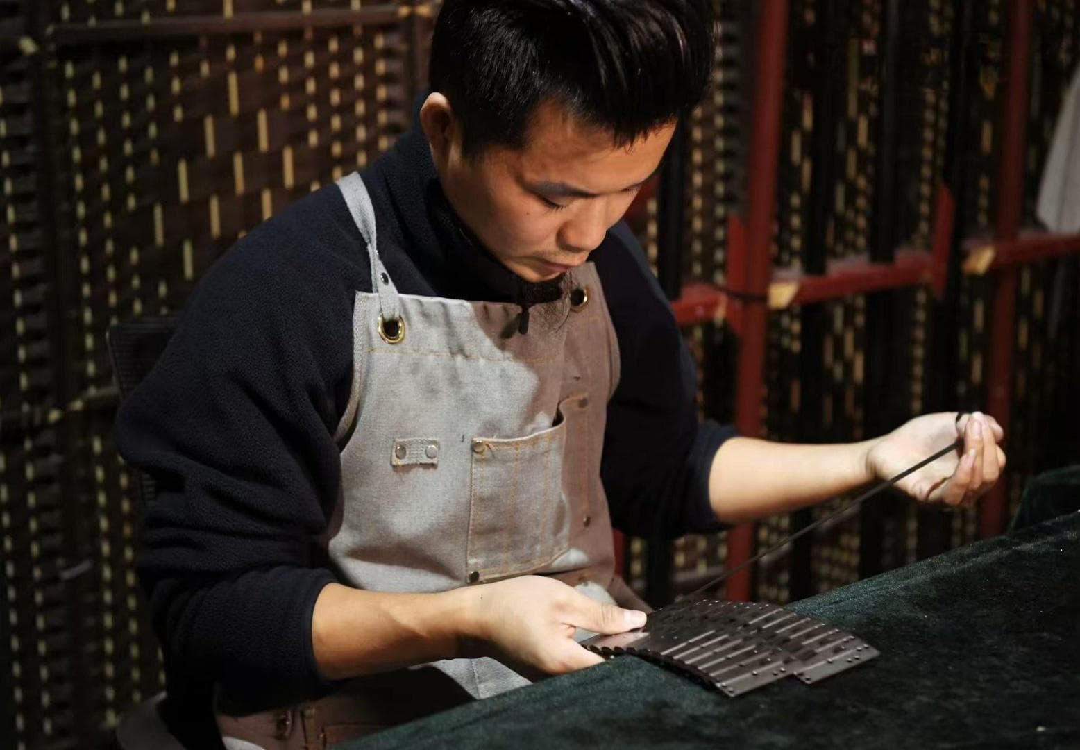 时光里丨披甲戴胄 他把小时候的梦穿在身上