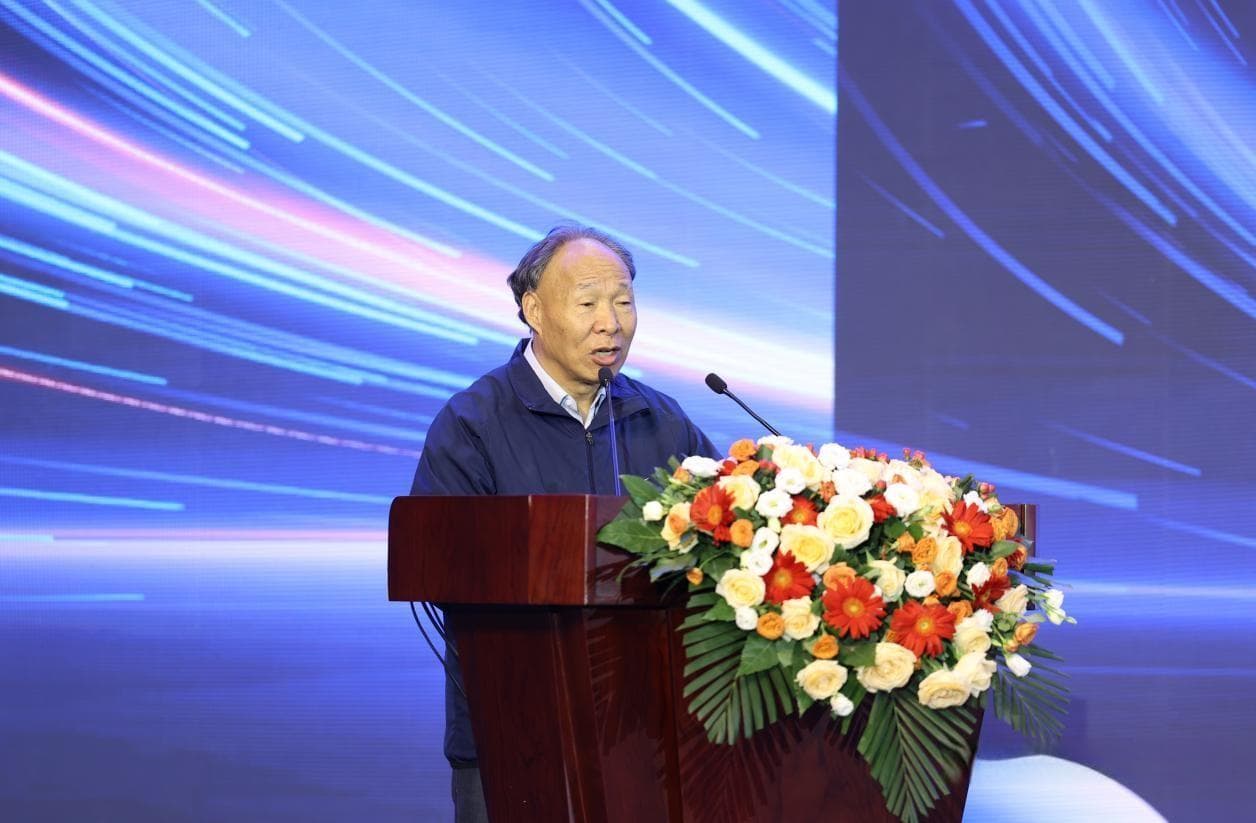AI会否超越人类文明？科幻作家会被AI取代？刘慈欣这样说