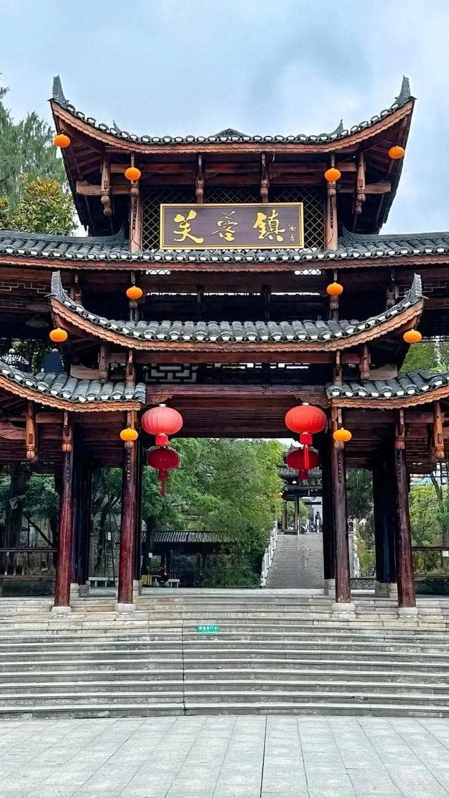 湖南旅游必去六景：世界自然遗产与古镇风情全览