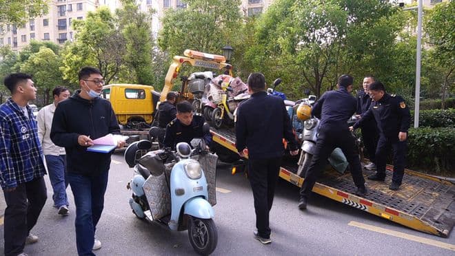 2025又一省明确超标电动车淘汰，附注销攻略！违规上路罚款、扣车