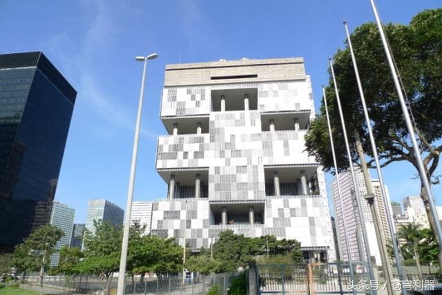 全球十大最奇特的建筑，个个造型奇葩一鸣惊人