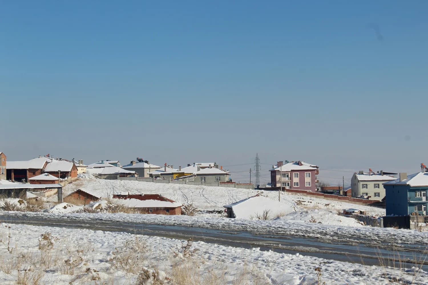 银川冬季旅游打卡胜地：镇北堡西部影城、西夏王陵、鸣翠湖滑雪场