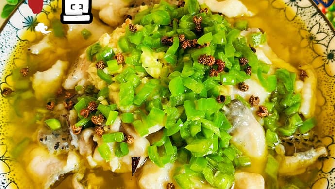 青花椒水煮鱼：麻辣鲜香的下饭菜