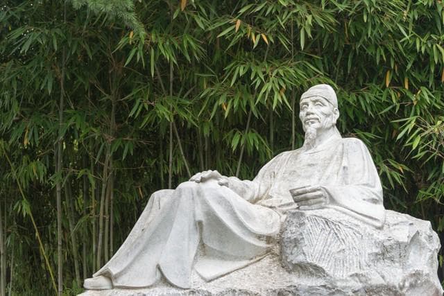 成语“白云苍狗”出自杜甫：寓意世事无常
